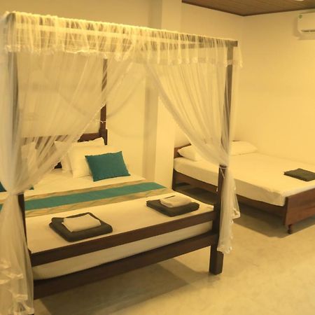 Sri Villa Rest Хіккадува Екстер'єр фото