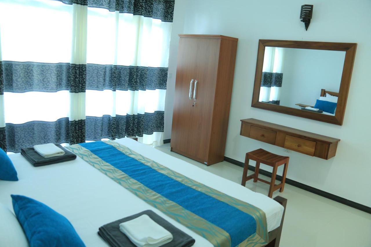 Sri Villa Rest Хіккадува Екстер'єр фото