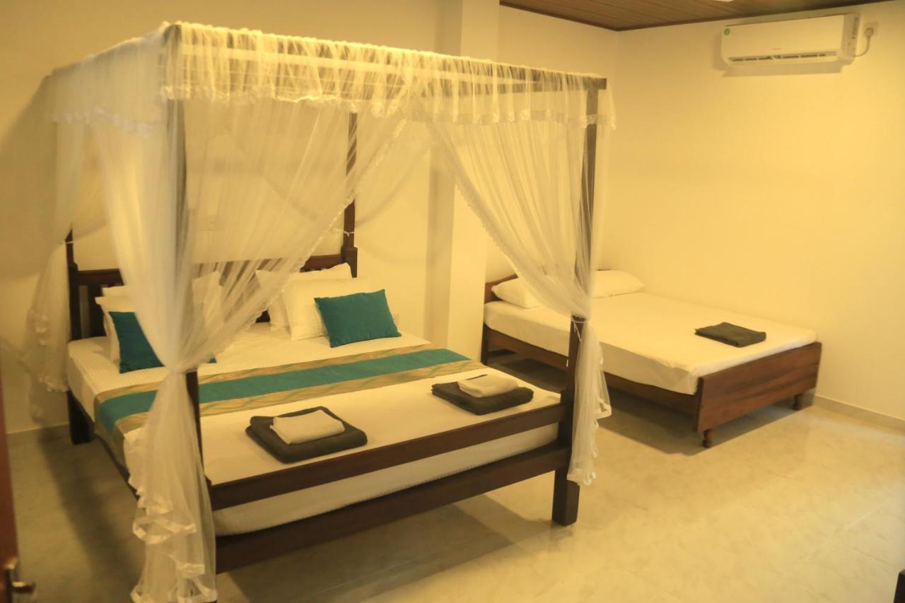 Sri Villa Rest Хіккадува Екстер'єр фото