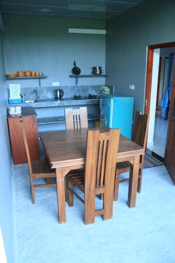 Sri Villa Rest Хіккадува Екстер'єр фото