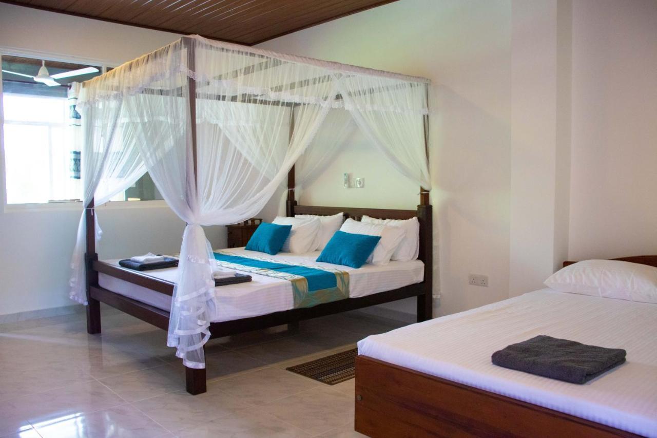 Sri Villa Rest Хіккадува Екстер'єр фото