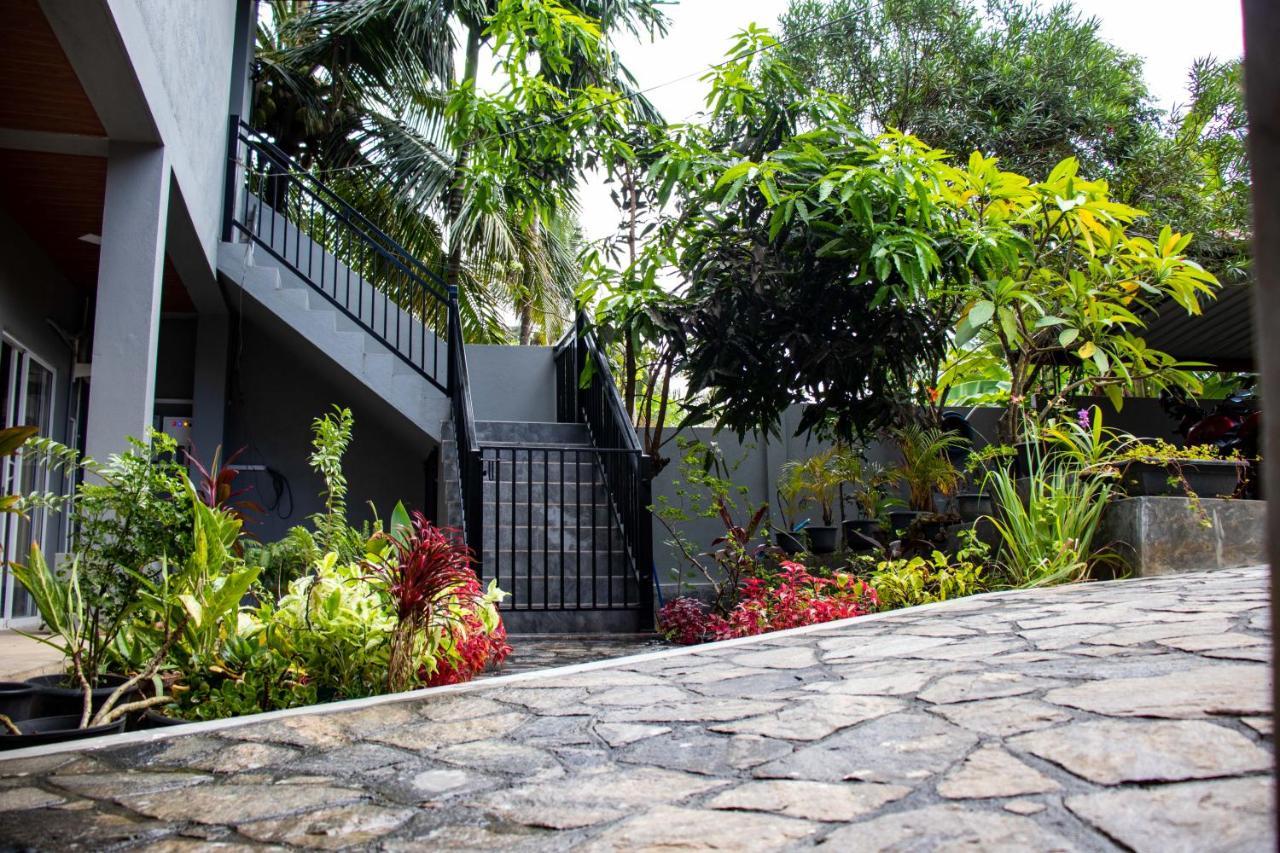 Sri Villa Rest Хіккадува Екстер'єр фото