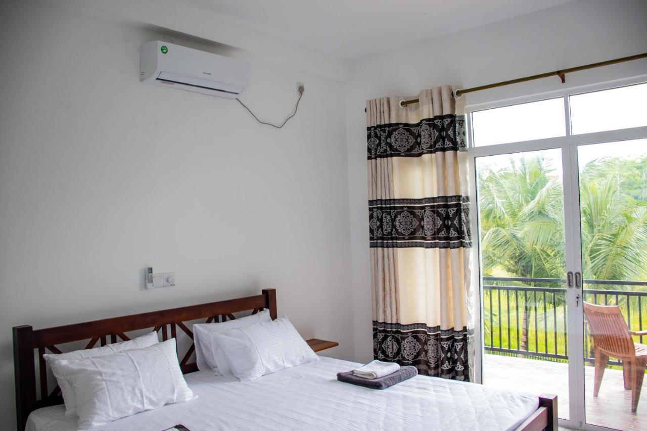 Sri Villa Rest Хіккадува Екстер'єр фото