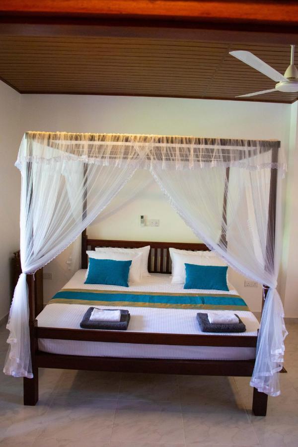 Sri Villa Rest Хіккадува Екстер'єр фото